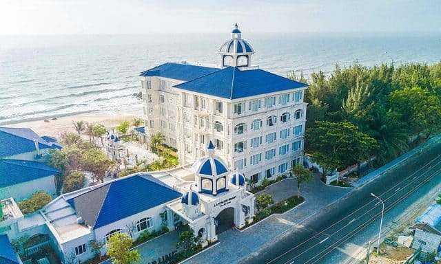 Lan Rừng Resort & Spa nằm ngay trên bờ biển Vũng Tàu