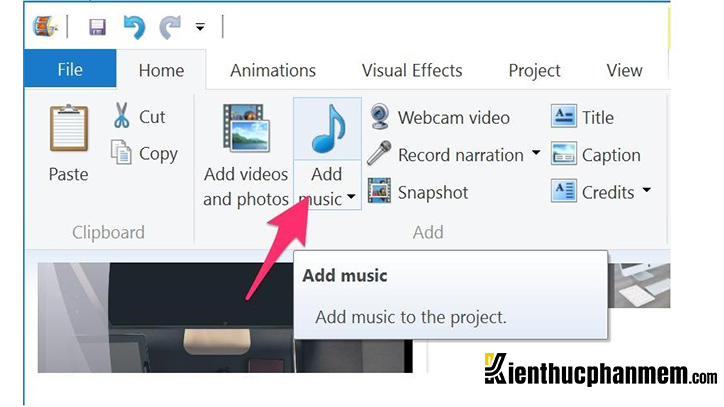 Click vào nút Add music trong cửa sổ Windows Movie Maker để chèn nhạc nền