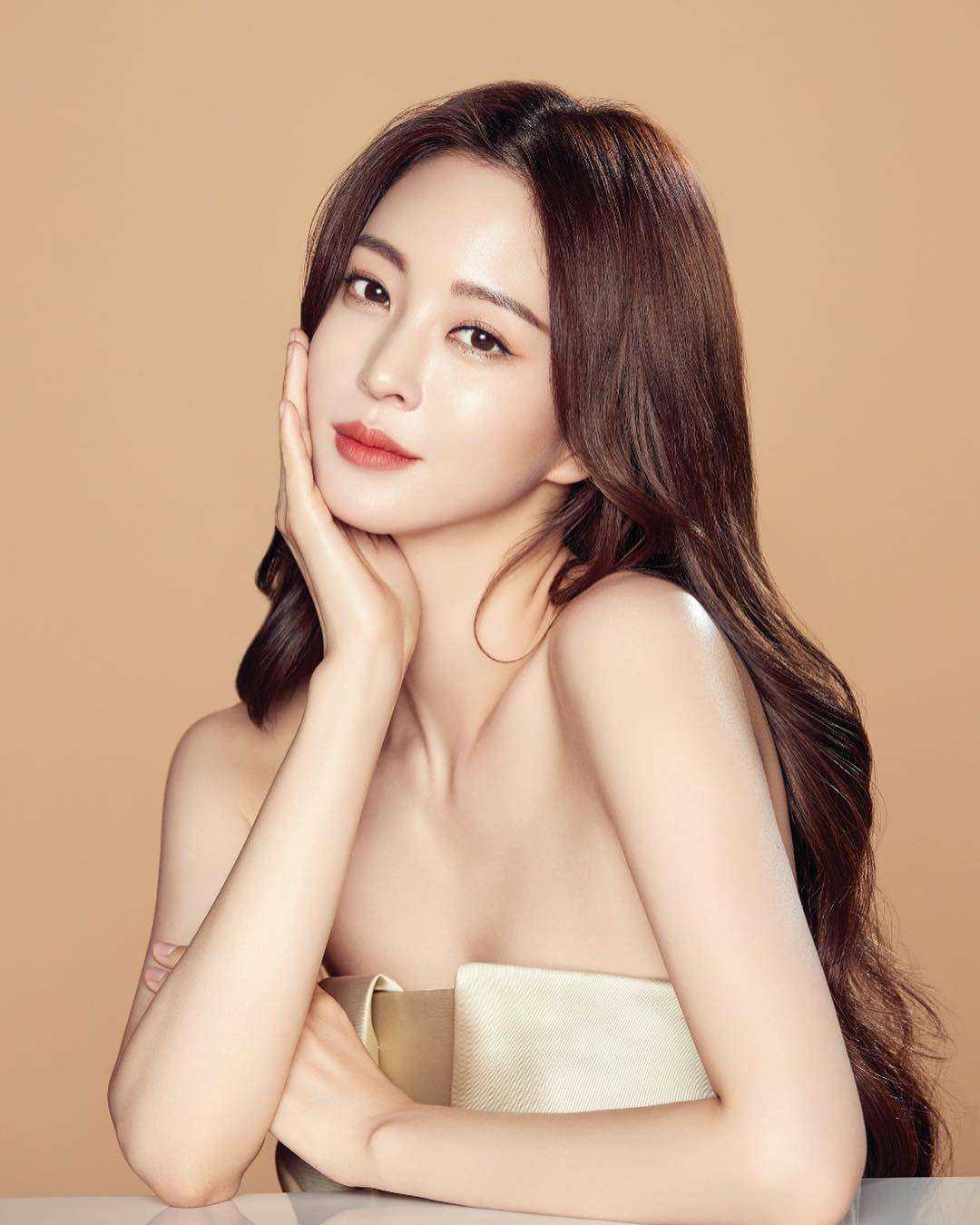 Người đẹp Han Ye Seul tuổi 40 vẫn đẹp mê hồn nhờ loại giấm này - 7
