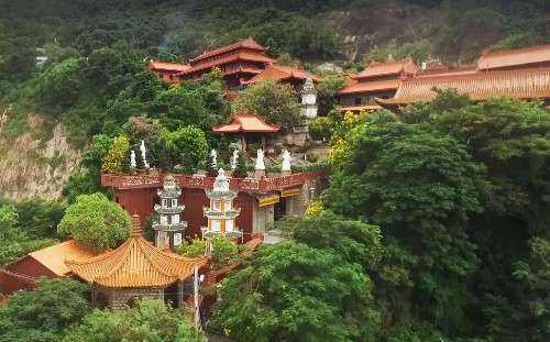 Chùa Hang - Địa điểm du lịch tâm linh ở An Giang hút khách