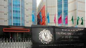 Đại học Luật TP HCM điểm chuẩn 2021