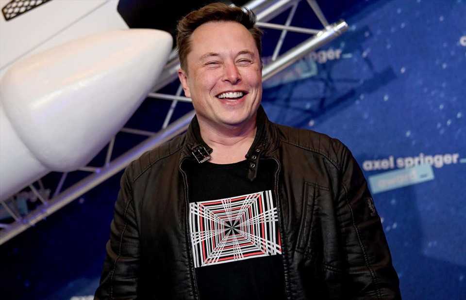 Tỉ phú Elon Musk giàu thứ 2 thế giới chính thức vô gia cư