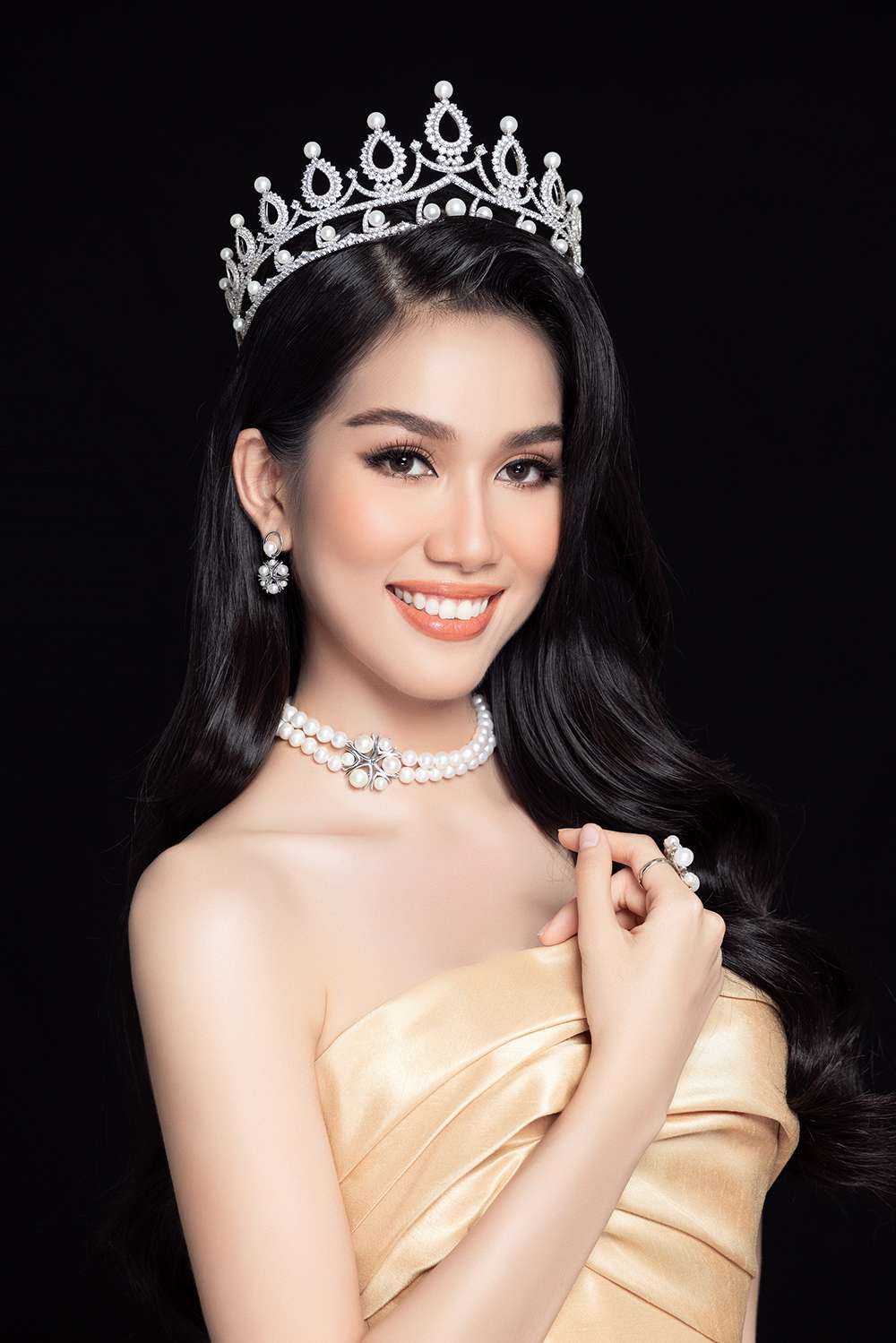 Nhan sắc ngày càng 'thăng hạng' của Top 3 Hoa hậu Việt Nam 2020 sau 1 tháng đăng quang ảnh 7
