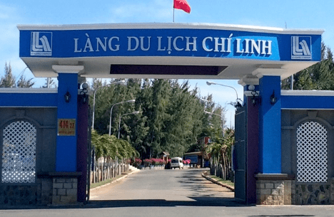 Cổng chào vào làng du lịch Chí Linh - địa điểm du lịch Vũng Tàu mới (ảnh ST)