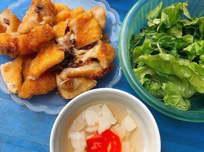 Bánh áp chao - Món ăn vặt không thể bỏ qua khi đến Lạng Sơn (Nguồn: Sưu tầm)
