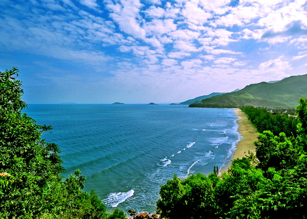 Biển Quy Hoà - Điểm du lịch hấp dẫn ở Quy Nhơn.