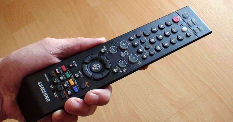 Hướng dẫn cách tự sửa remote tivi tại nhà, xem là sửa được ngay