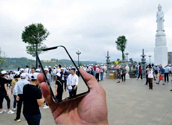 Thắng cảnh Biển Hồ là điểm tham quan được nhiều du khách lựa chọn (ảnh chụp trước tháng 4-2021). Ảnh: Anh Minh