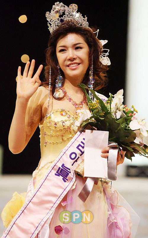 Loạt Hoa hậu châu Á xấu đi vào lịch sử: Người đôi mươi mà trông như bà cô U50, kẻ bị chê nhan sắc đáng sợ đến mức kinh dị - Hình 13