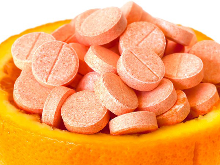 Dùng vitamin C có thể thay thế được vỏ cam
