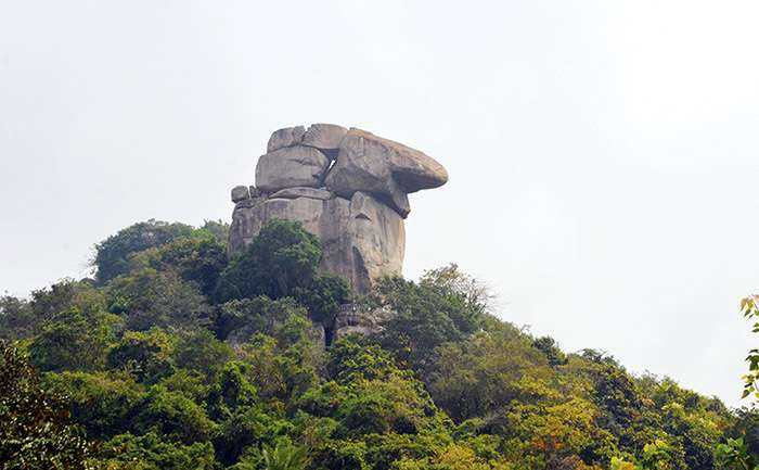 Kinh nghiệm du lịch Tịnh Biên An Giang - Núi Kéc có tảng đá khổng lồ